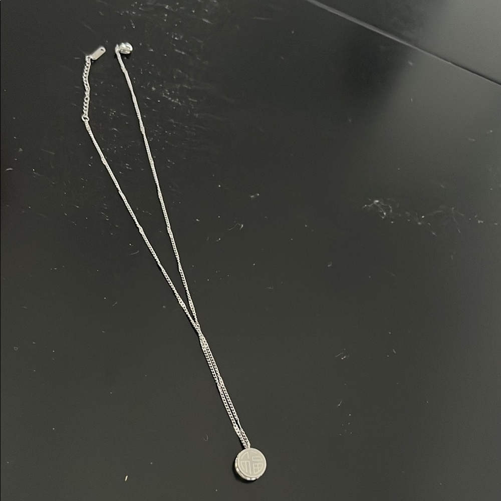 Elegant Silver Pendant Necklace(With the word lucky in Chinese)